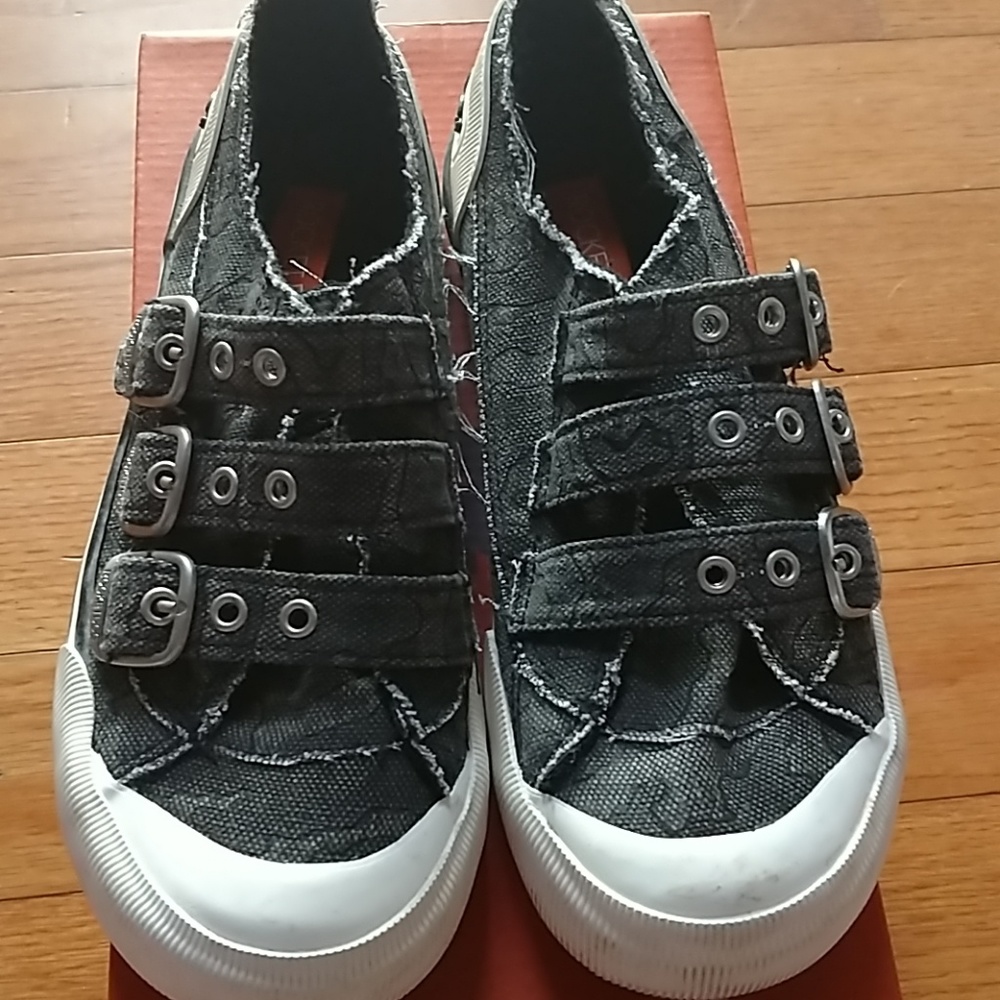 Rocket dogs shoes
